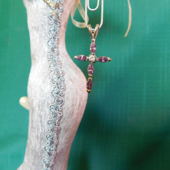 Sterling silver purple jeweled cross pendant mint condition - Picture 2 of 7